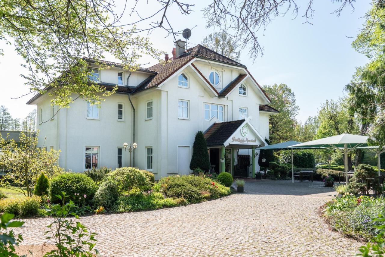 Parkhotel Neustadt Garni Екстериор снимка