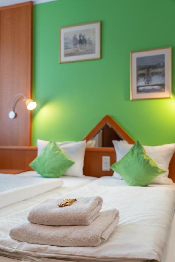 Parkhotel Neustadt Garni Екстериор снимка