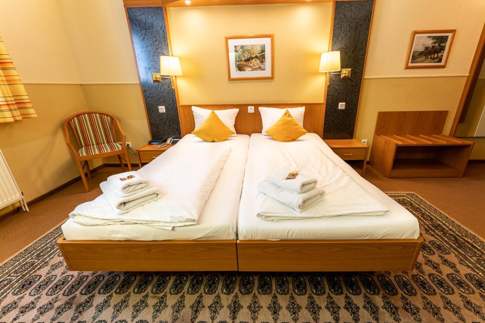 Parkhotel Neustadt Garni Екстериор снимка